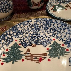 Pottery Dish & Linen Set